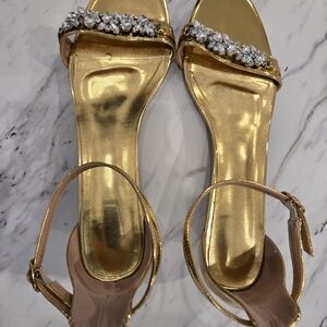 Elegant Gold Women's Sandals with Crystal Embellishments